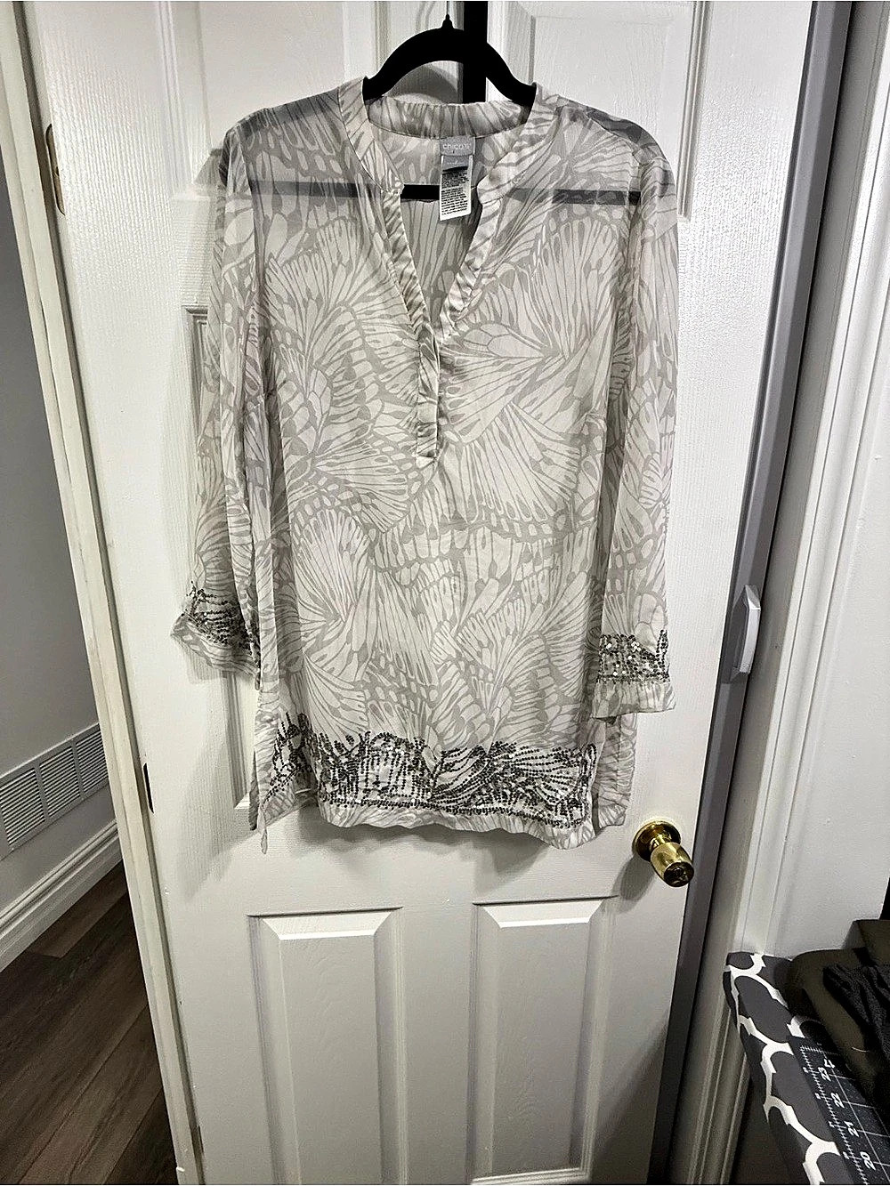 Chico's Butterfly Wing Print Sequin Tunic Top White & Gray Size 2